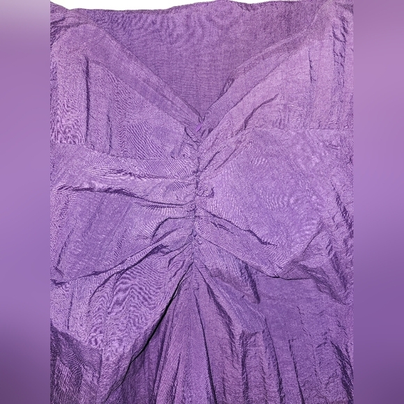 Beautiful purple  crinkle skirt with a BUSTLE!! - Picture 6 of 8
